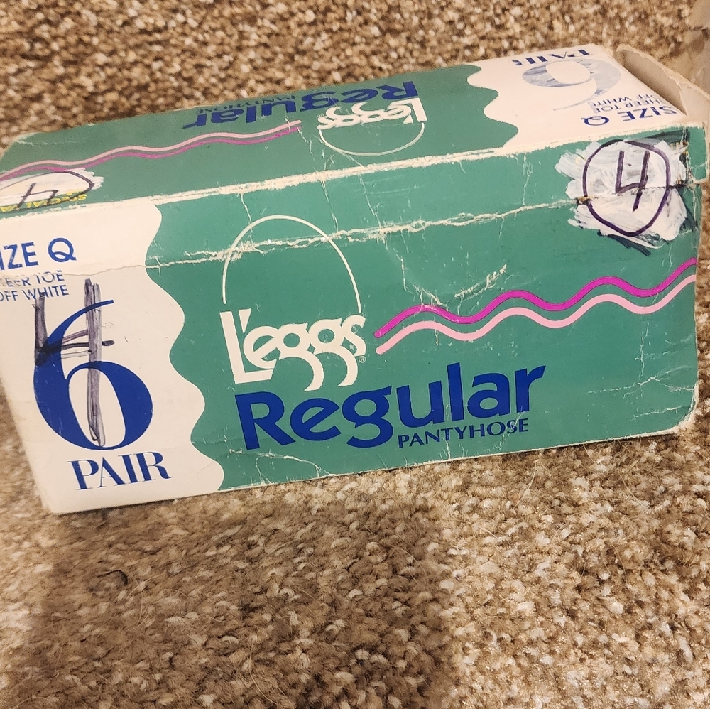 Leggs Regular Pantyhose Box Of 4 Pairs Queen Off White